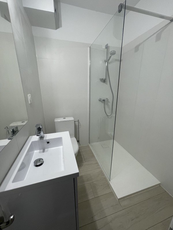 avant après la rénovation de ma salle de bain 10m2 à strasbourg