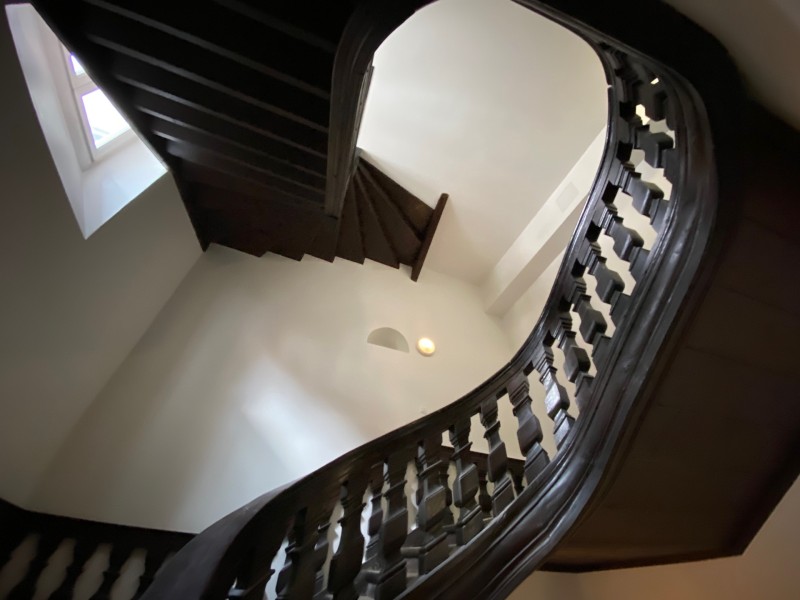 Travaux de Remise en peinture d’une cage d’escalier centre de Strasbourg 