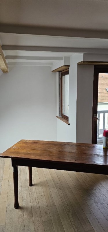 Peintre à Lipsheim pour mise en peinture blanc cassé et pose de papier peint panoramique dans une chambre d'enfant