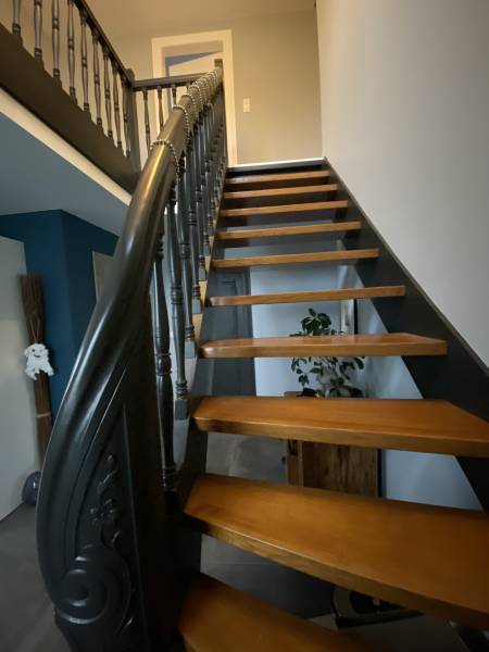 Rénovation complète d'une maison des années 50 avec tarif et rénovation de l'escalier sur mesure à Hangenbieten dans le Bas-Rhin