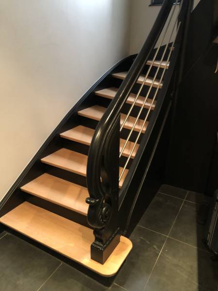Rénovation complète d'un escalier en bois des années 30 design et sécurité à La Meinau à Strasbourg