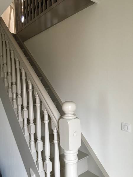 Rénovation d’un escalier en bois des années 30 dans une maison moderne à La Robertsau à Illkirch