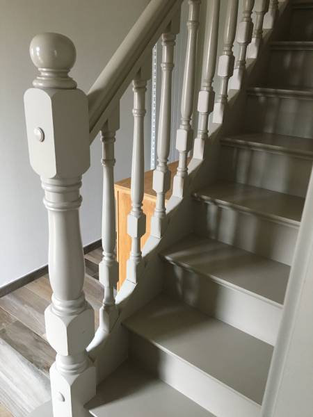 Rénovation d’un escalier en bois des années 30 dans une maison moderne à La Robertsau à Illkirch