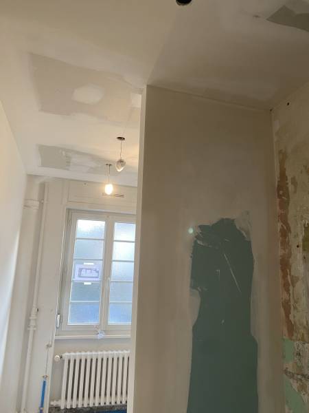 Entreprise plâtrerie à Brumath pour améliorer la ventilation d'un bâtiment existant (VMC) caché par un caisson