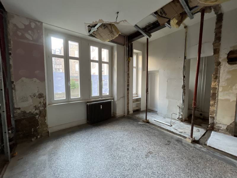 Faire la peinture chez soi par un artisan peintre dans son salon à Strasbourg centre ville