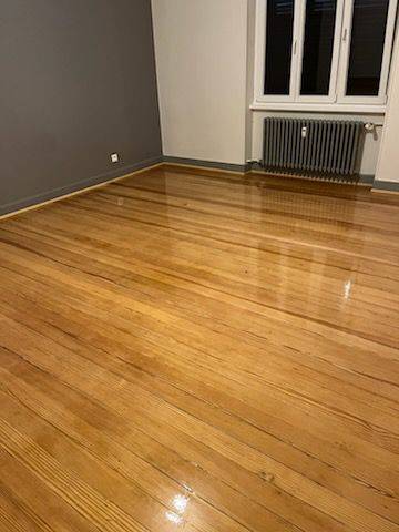 Ponçage et vitrification matte d'un parquet dans un appartement en location à Strasbourg Neudorf